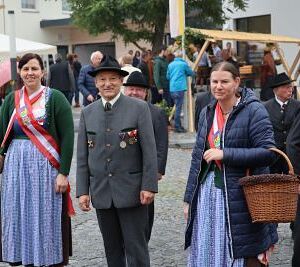 Erntedank- und Pfarrfest 2022 / Heine-Klug Maria Erntedank- und Pfarrfest 2022