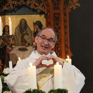 Möge der Segen Gottes unser Herz erleuchten, jetzt und auf immer.