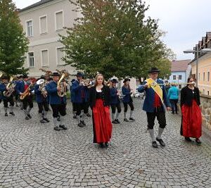 Erntedank- und Pfarrfest 2022 / Heine-Klug Maria Erntedank- und Pfarrfest 2022