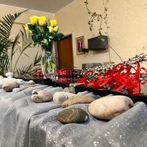 Steine am Altar